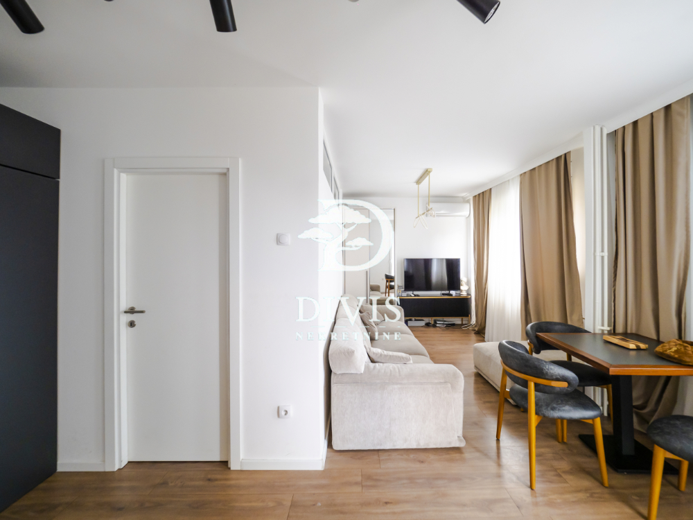 Stan na prodaju u Beogradu, Novi Beograd blok 61, jednoiposoban, 44m2, cena 170000 evra