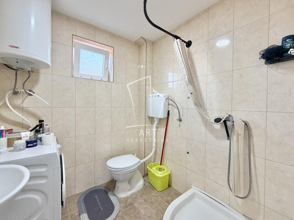Stan na prodaju u Beogradu, Borča, dvosoban, 39m2, cena 94000 evra