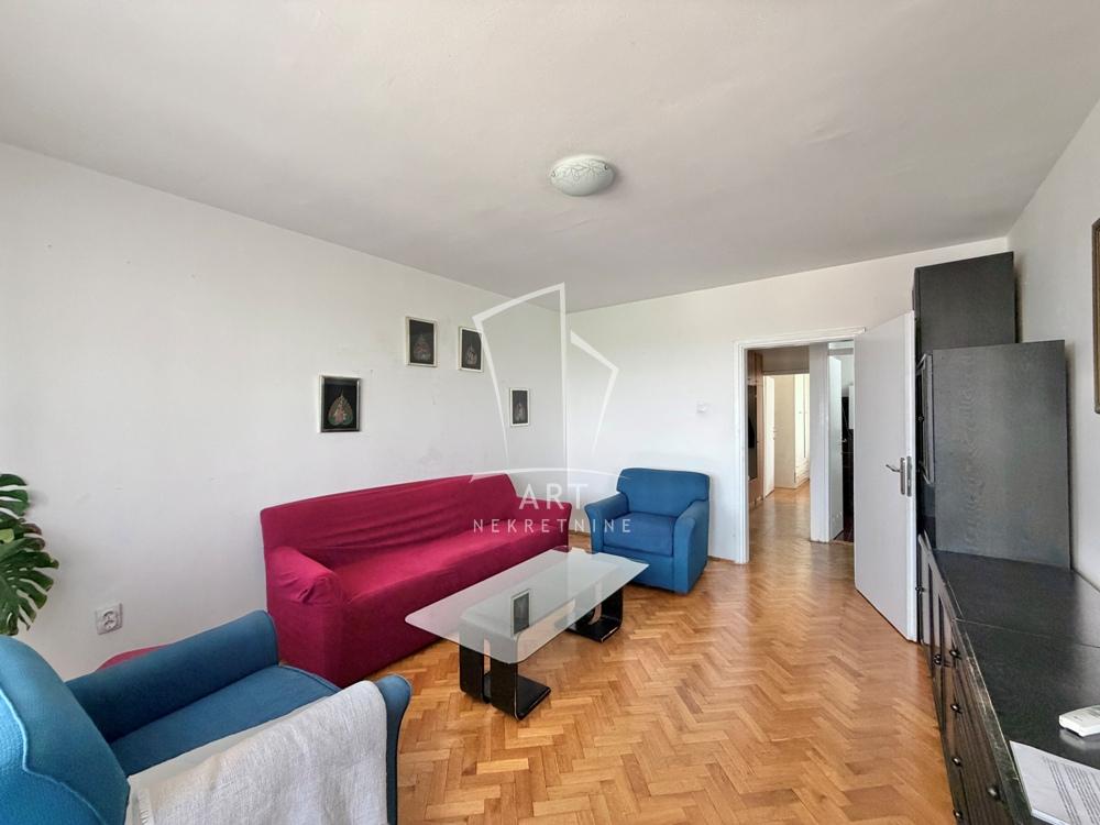 Stan na prodaju u Beogradu, Banovo brdo, cetvorosoban, 82m2, cena 295200 evra