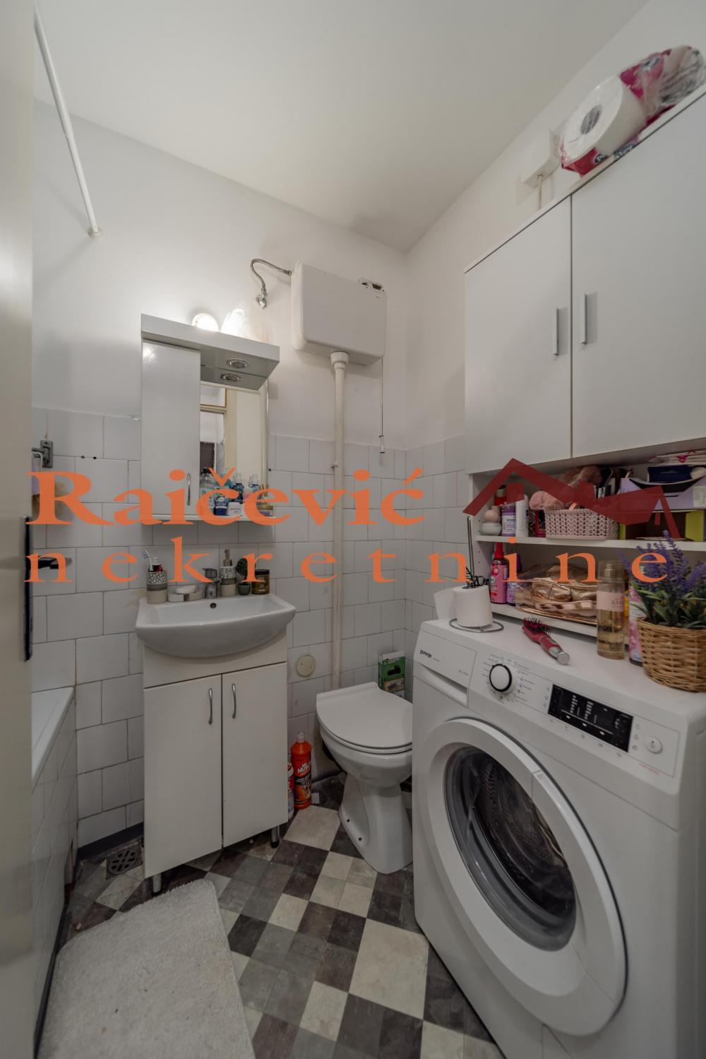 Stan na prodaju u Beogradu, Novi Beograd blok 62, jednosoban, 32m2, cena 115000 evra
