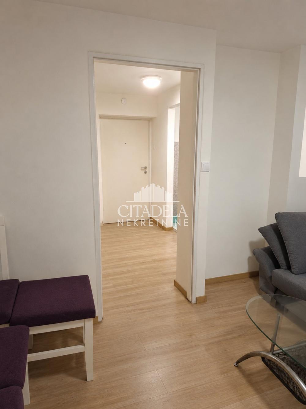 Stan na prodaju u Beogradu, Dedinje, jednoiposoban, 26m2, cena 87000 evra