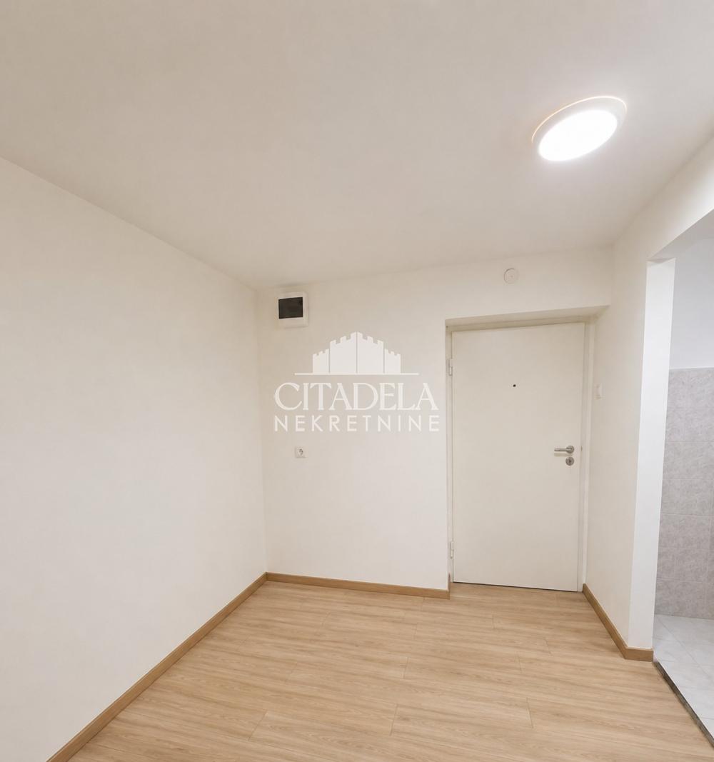 Stan na prodaju u Beogradu, Dedinje, jednoiposoban, 26m2, cena 87000 evra