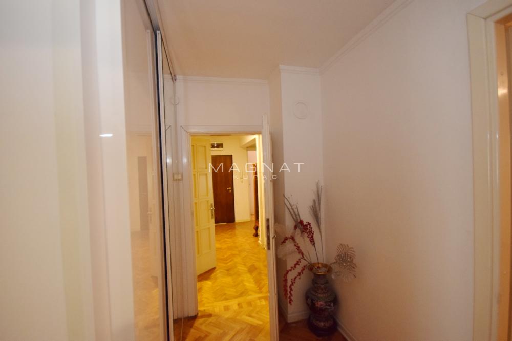 Stan na prodaju u Beogradu, Stari grad, cetvorosoban, 105m2, cena 349000 evra