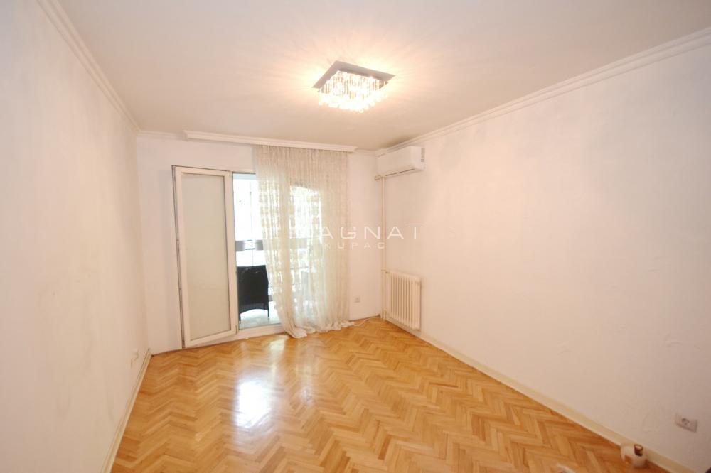 Stan na prodaju u Beogradu, Stari grad, cetvorosoban, 105m2, cena 349000 evra