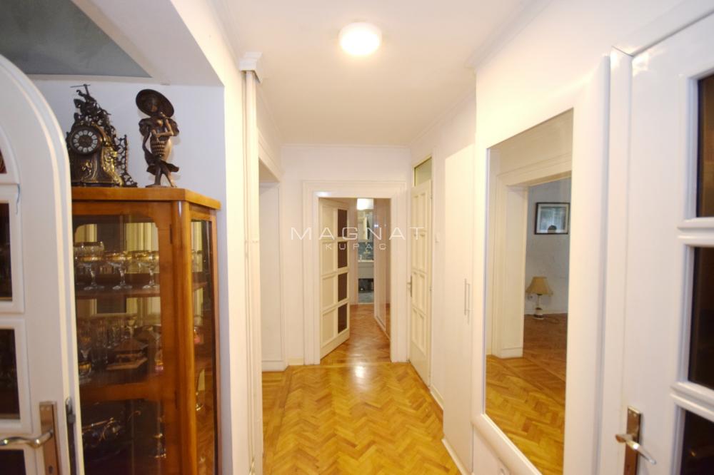 Stan na prodaju u Beogradu, Stari grad, cetvorosoban, 105m2, cena 349000 evra