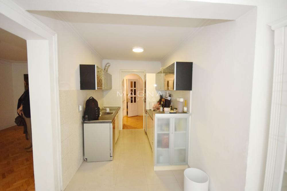 Stan na prodaju u Beogradu, Stari grad, cetvorosoban, 105m2, cena 349000 evra