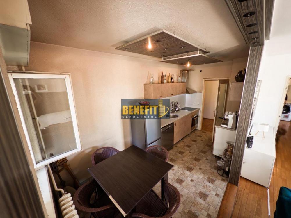 Stan na prodaju u Beogradu, Vukov spomenik, dvoiposoban, 61m2, cena 239000 evra