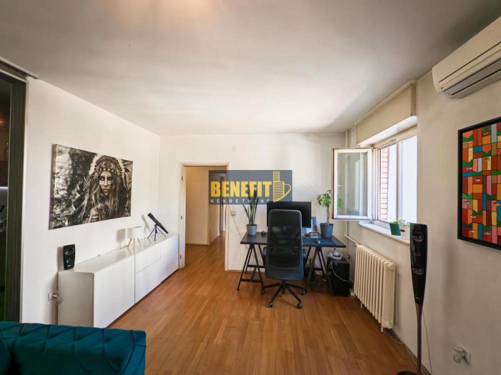 Stan na prodaju u Beogradu, Vukov spomenik, dvoiposoban, 61m2, cena 239000 evra