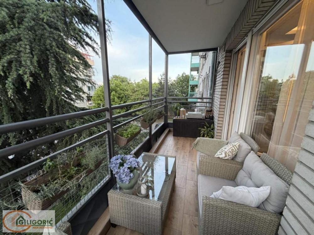 Stan na prodaju u Beogradu, Beograd (centar), trosoban, 87m2, cena 368000 evra