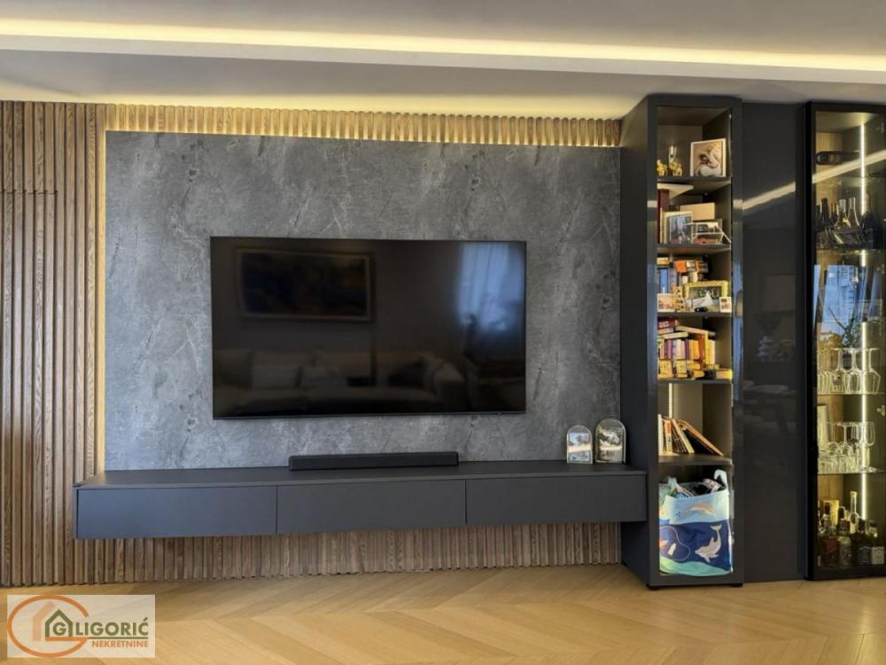 Stan na prodaju u Beogradu, Beograd (centar), trosoban, 87m2, cena 368000 evra