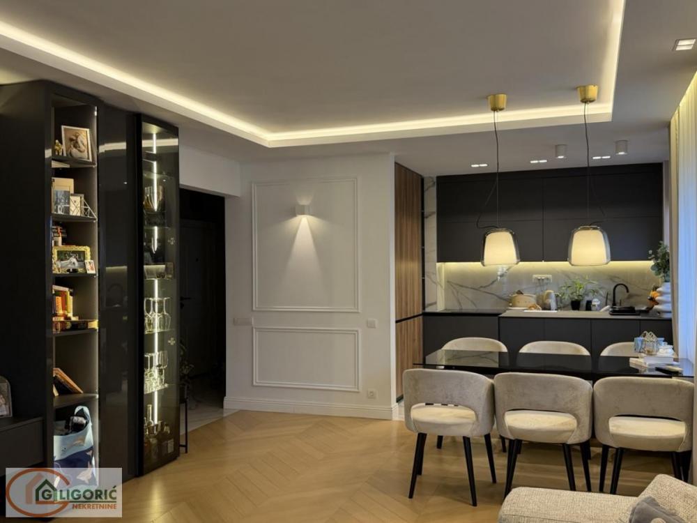 Stan na prodaju u Beogradu, Beograd (centar), trosoban, 87m2, cena 368000 evra