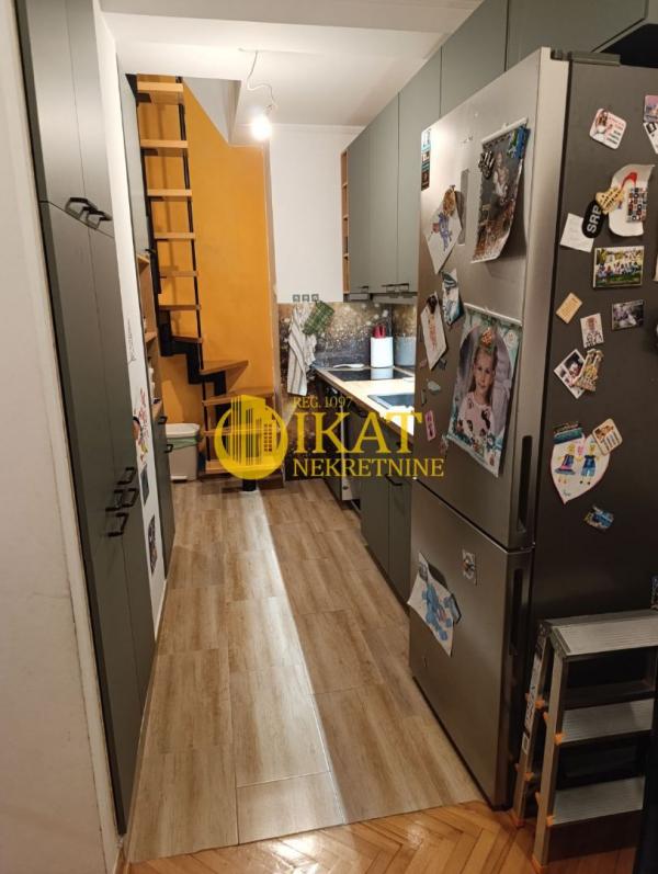 Stan na prodaju u Beogradu, Karaburma, trosoban, 80m2, cena 160000 evra