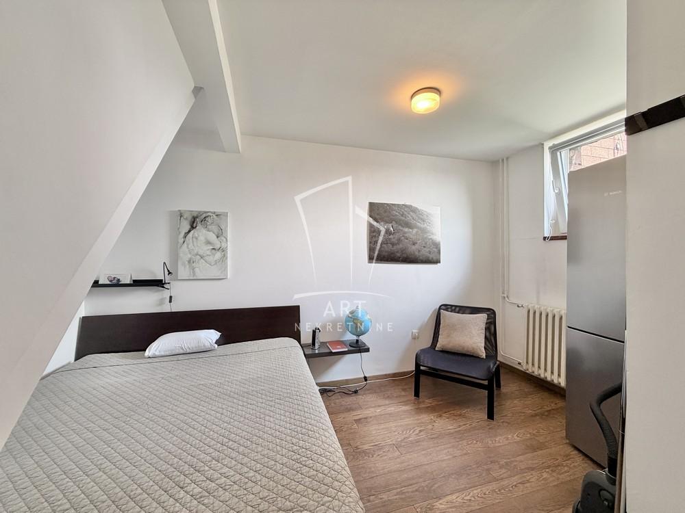 Stan na prodaju u Beogradu, Rakovica, dvoiposoban, 64m2, cena 152000 evra