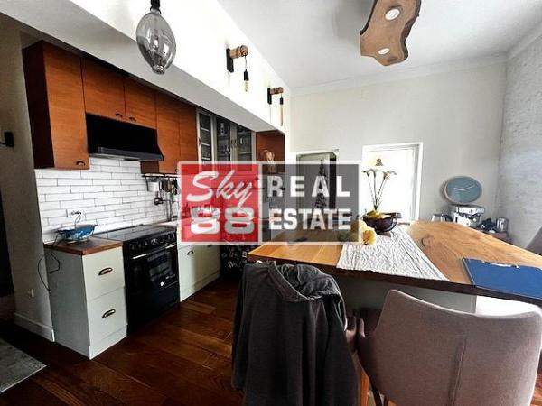 Stan na prodaju u Beogradu, Vračar, troiposoban, 89m2, cena 375000 evra