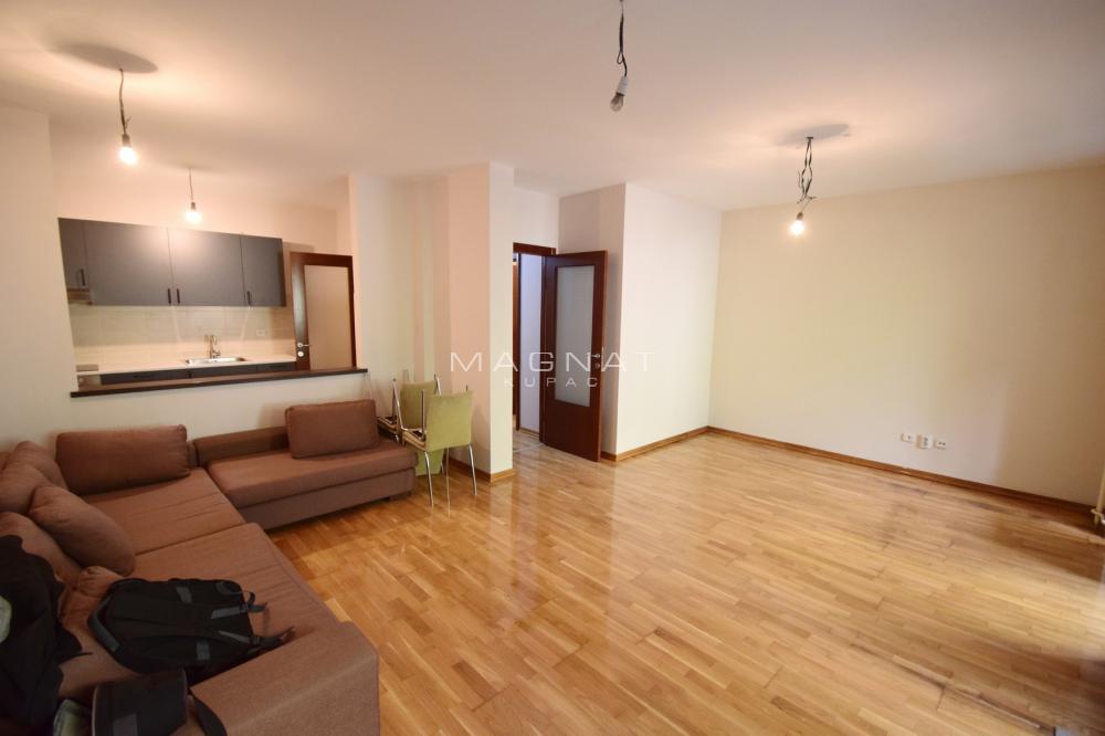 Stan na prodaju u Beogradu, Vračar (Hram), trosoban, 77m2, cena 259000 evra
