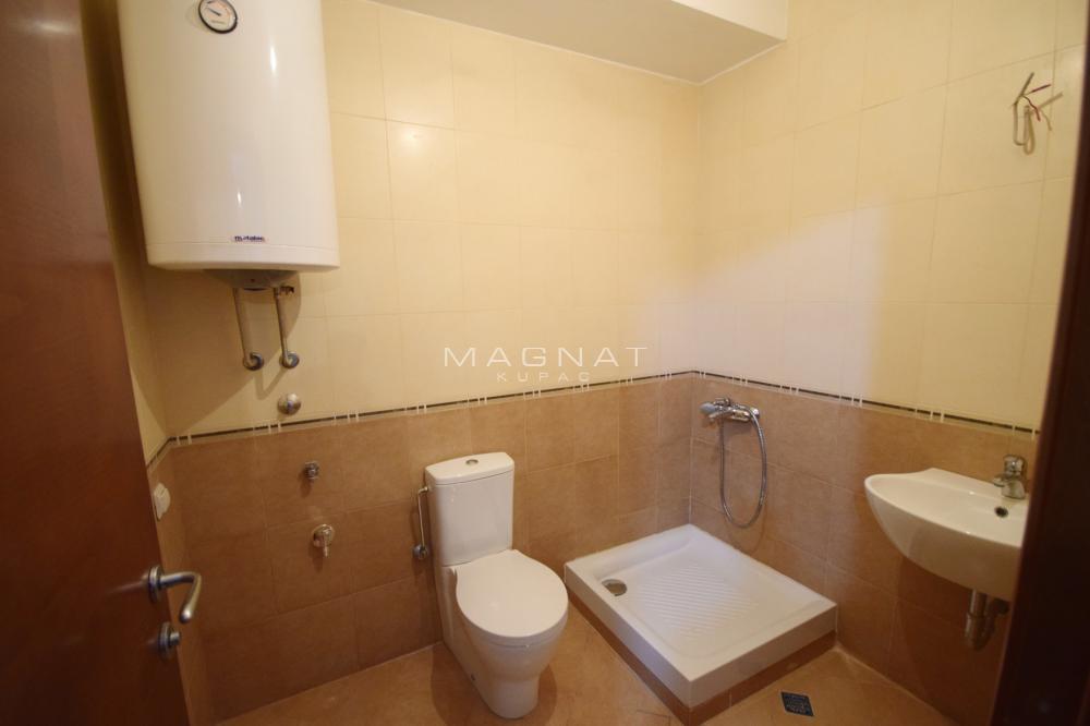 Stan na prodaju u Beogradu, Vračar (Hram), trosoban, 77m2, cena 259000 evra