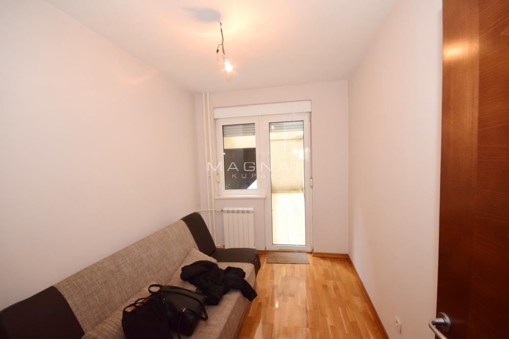 Stan na prodaju u Beogradu, Vračar (Hram), trosoban, 77m2, cena 259000 evra