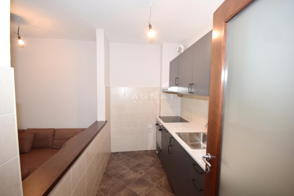 Stan na prodaju u Beogradu, Vračar (Hram), trosoban, 77m2, cena 259000 evra