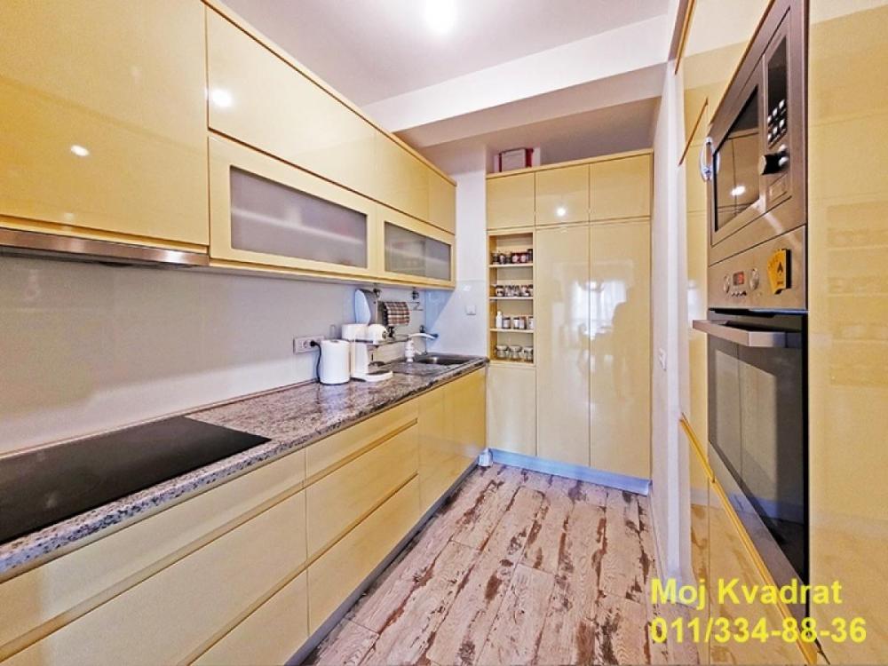 Stan na prodaju u Beogradu, Trošarina, trosoban, 90m2, cena 327000 evra