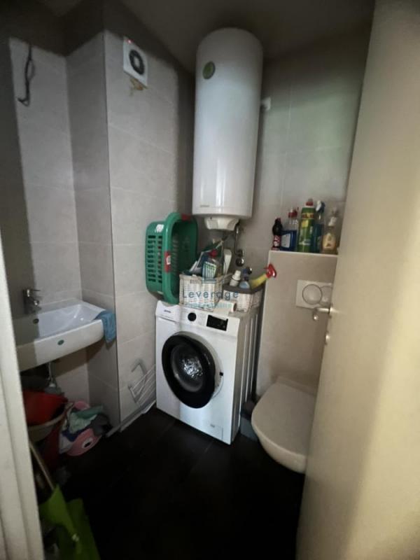 Stan na prodaju u Beogradu, Zemun, trosoban, 75m2, cena 275000 evra