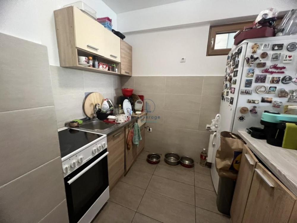 Stan na prodaju u Beogradu, Zemun, trosoban, 75m2, cena 275000 evra