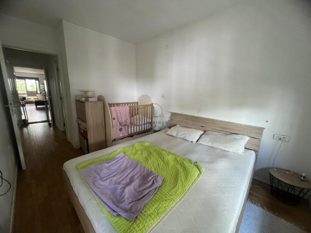 Stan na prodaju u Beogradu, Zemun, trosoban, 75m2, cena 275000 evra
