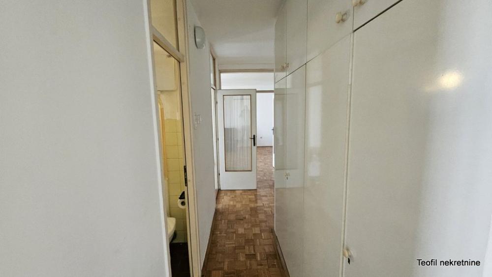 Stan na prodaju u Beogradu, Novi Beograd blok 63, dvosoban, 61m2, cena 196900 evra