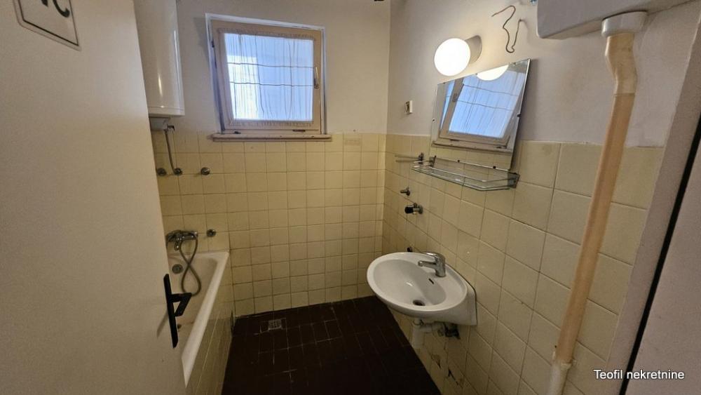 Stan na prodaju u Beogradu, Novi Beograd blok 63, dvosoban, 61m2, cena 196900 evra
