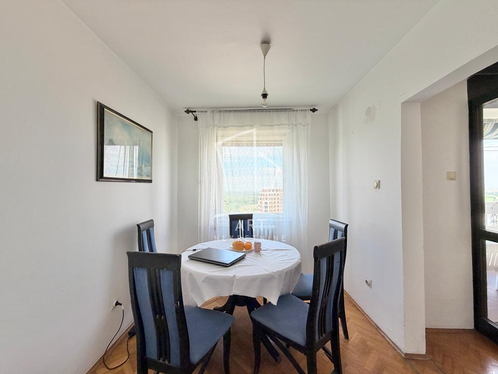 Stan na prodaju u Beogradu, Banovo brdo, cetvorosoban, 82m2, cena 295200 evra