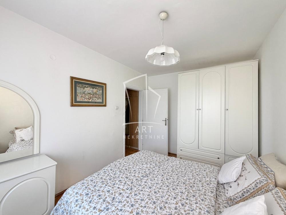 Stan na prodaju u Beogradu, Banovo brdo, cetvorosoban, 82m2, cena 295200 evra