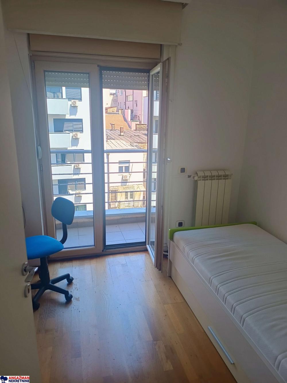 Stan na prodaju u Beogradu, Karađorđev park, cetvorosoban, 139m2, cena 450000 evra