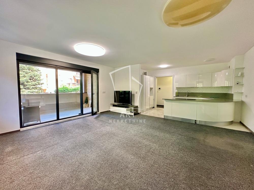 Stan na prodaju u Beogradu, Banovo brdo, troiposoban, 126m2, cena 349000 evra