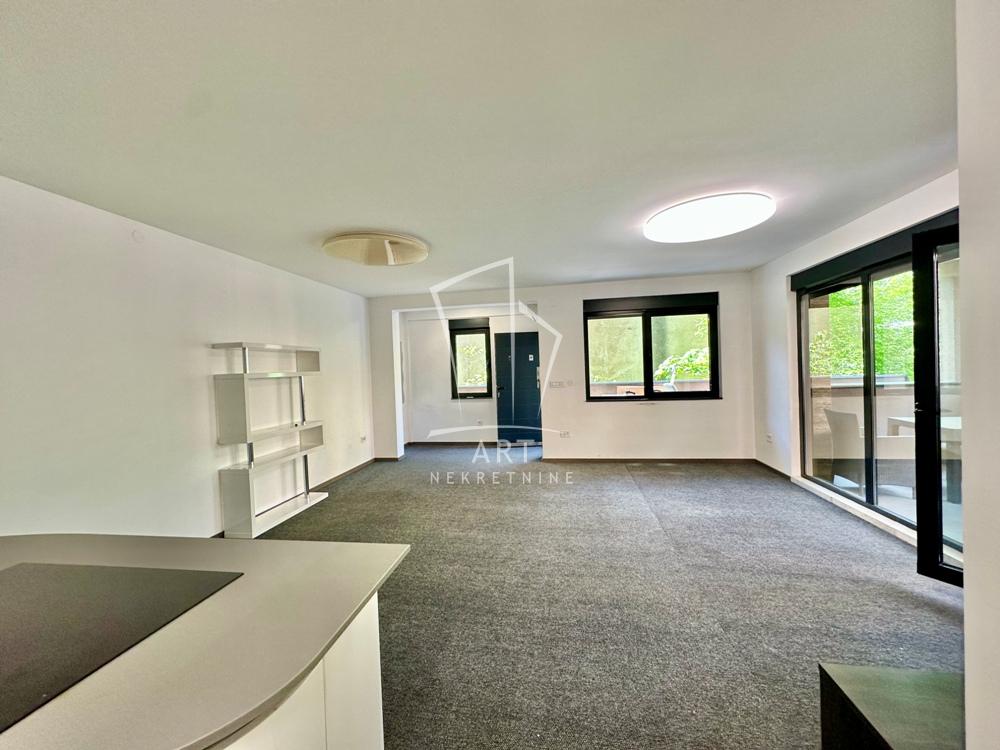 Stan na prodaju u Beogradu, Banovo brdo, troiposoban, 126m2, cena 349000 evra