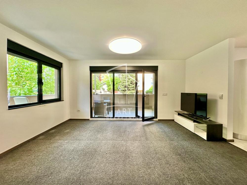 Stan na prodaju u Beogradu, Banovo brdo, troiposoban, 126m2, cena 349000 evra