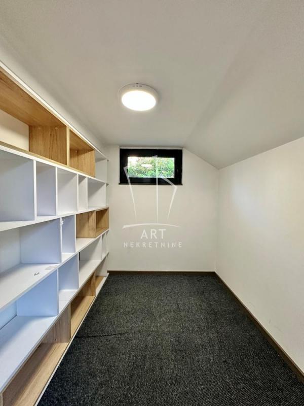 Stan na prodaju u Beogradu, Banovo brdo, troiposoban, 126m2, cena 349000 evra