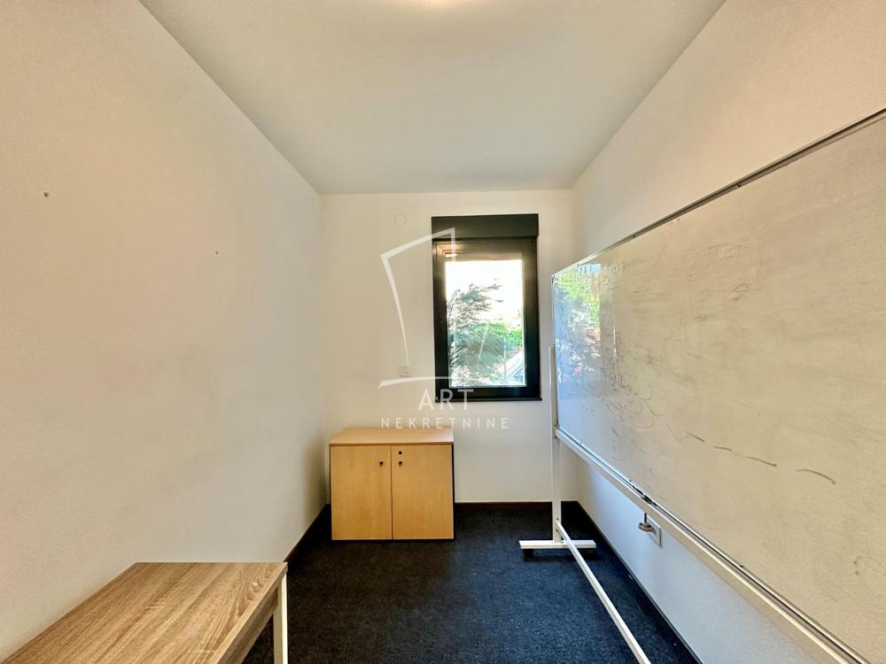 Stan na prodaju u Beogradu, Banovo brdo, troiposoban, 126m2, cena 349000 evra