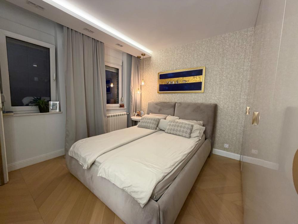 Stan na prodaju u Beogradu, Dedinje, trosoban, 87m2, cena 368000 evra