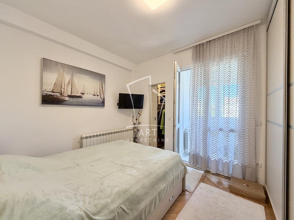 Stan na prodaju u Beogradu, Vračar (Hram), dvosoban, 39m2, cena 240000 evra