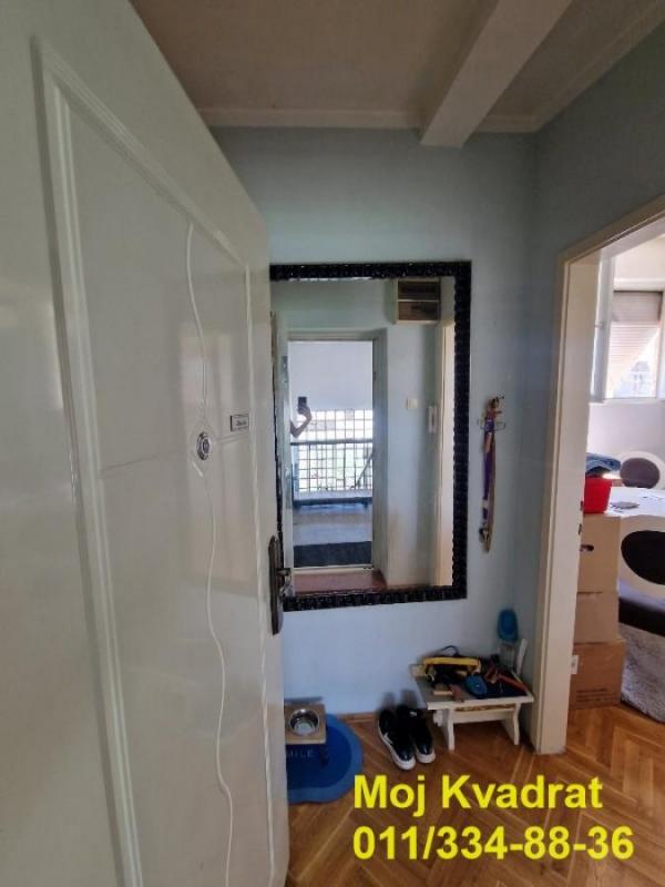 Stan na prodaju u Beogradu, Novi Beograd blok 7 (Paviljoni), dvoiposoban, 43m2, cena 140000 evra