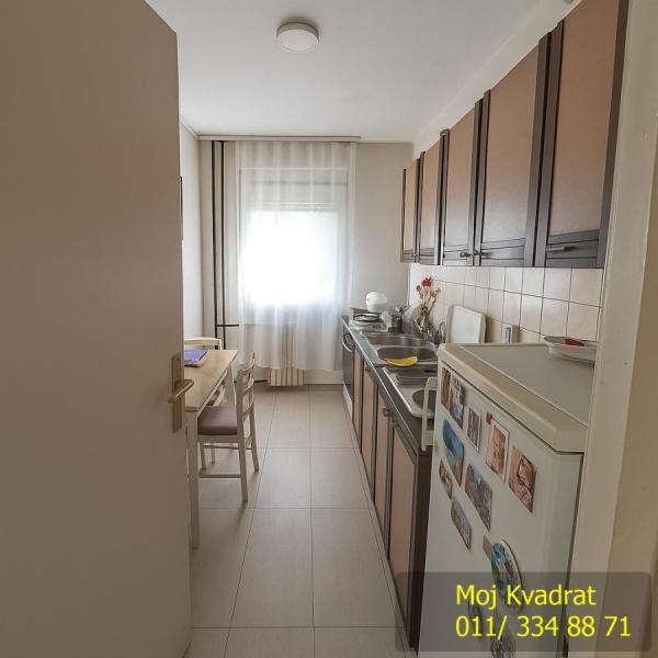 Stan na prodaju u Beogradu, Novi Beograd blok 71, trosoban, 91m2, cena 275000 evra