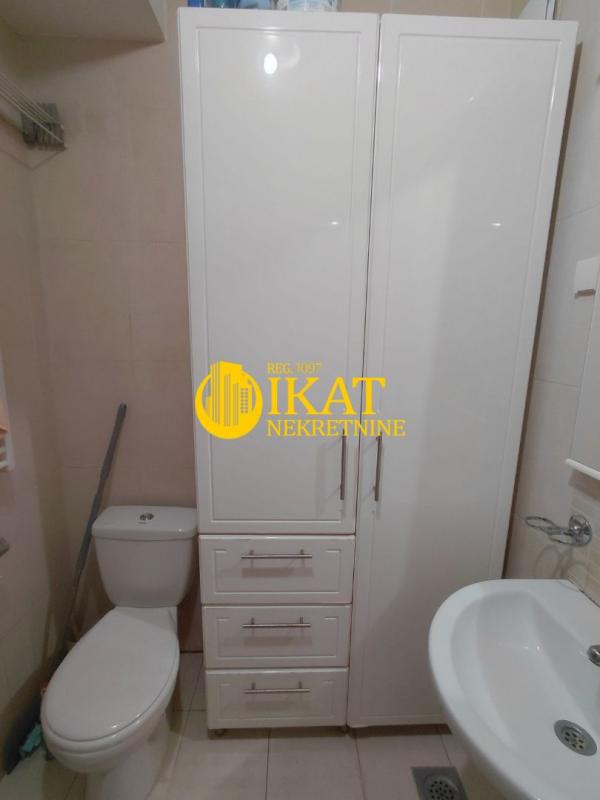 Stan na prodaju u Beogradu, Crveni Krst, dvoiposoban, 57m2, cena 248500 evra