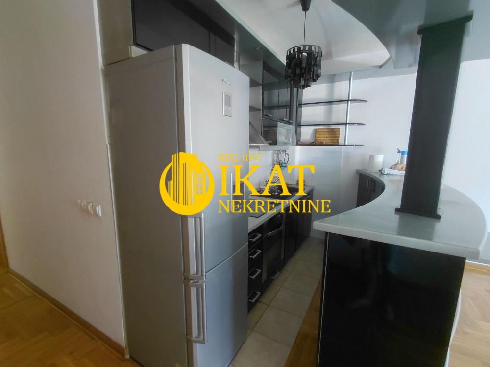 Stan na prodaju u Beogradu, Crveni Krst, dvoiposoban, 57m2, cena 248500 evra