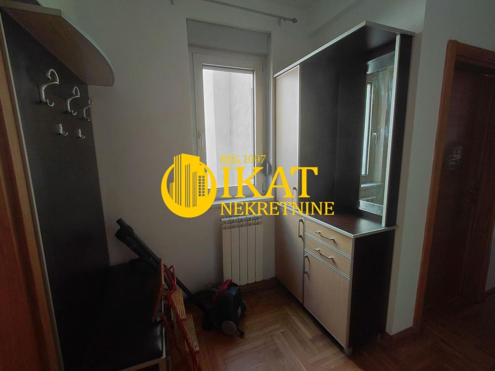 Stan na prodaju u Beogradu, Crveni Krst, dvoiposoban, 57m2, cena 248500 evra