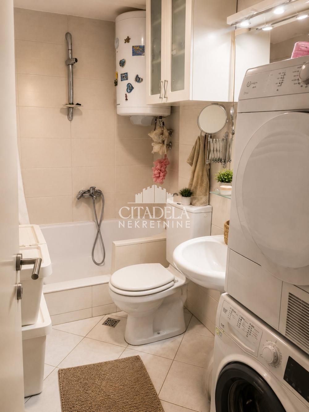 Stan na prodaju u Beogradu, Voždovac, trosoban, 84m2, cena 269900 evra