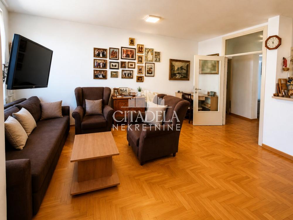 Stan na prodaju u Beogradu, Voždovac, trosoban, 84m2, cena 269900 evra