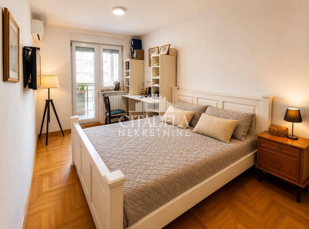Stan na prodaju u Beogradu, Voždovac, trosoban, 84m2, cena 269900 evra