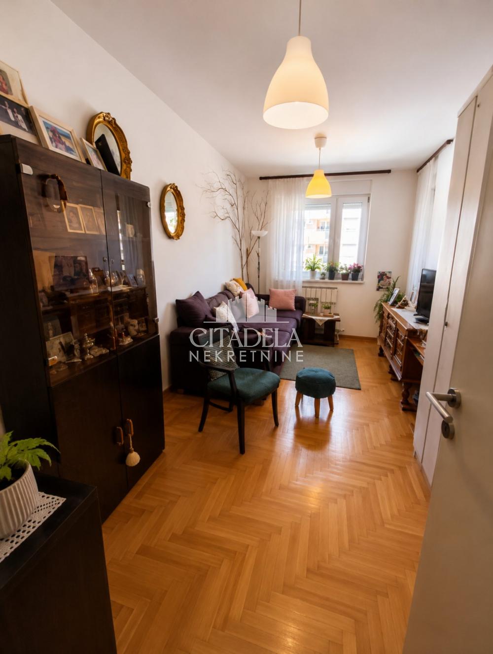 Stan na prodaju u Beogradu, Voždovac, trosoban, 84m2, cena 269900 evra
