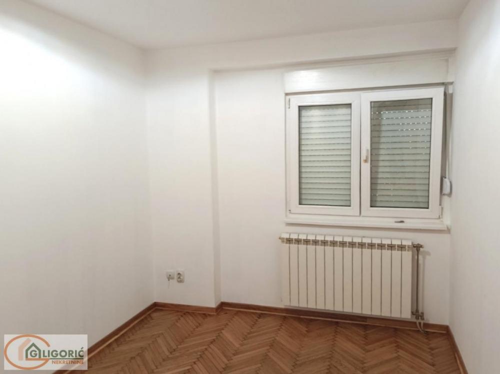 Stan na prodaju u Beogradu, Crveni Krst, trosoban, 66m2, cena 228000 evra