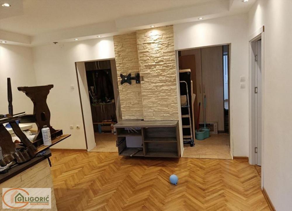 Stan na prodaju u Beogradu, Crveni Krst, trosoban, 66m2, cena 228000 evra