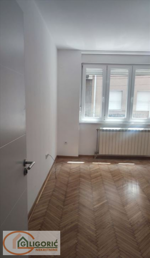 Stan na prodaju u Beogradu, Crveni Krst, trosoban, 66m2, cena 228000 evra